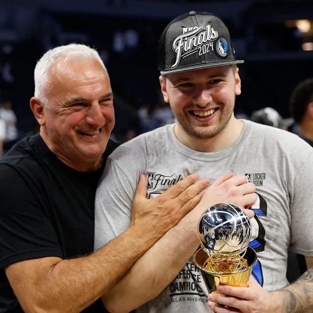 1738631914468030572.jpg a5200b89ly1hy73b2xgasj20iq0iqq4x.jpg